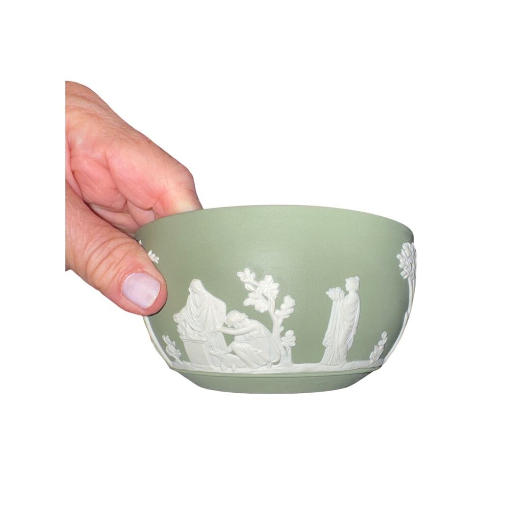 Rare 1960s Wedgwood Sage Green and Cream Sacrifice Bowl - Picture 3 of 10